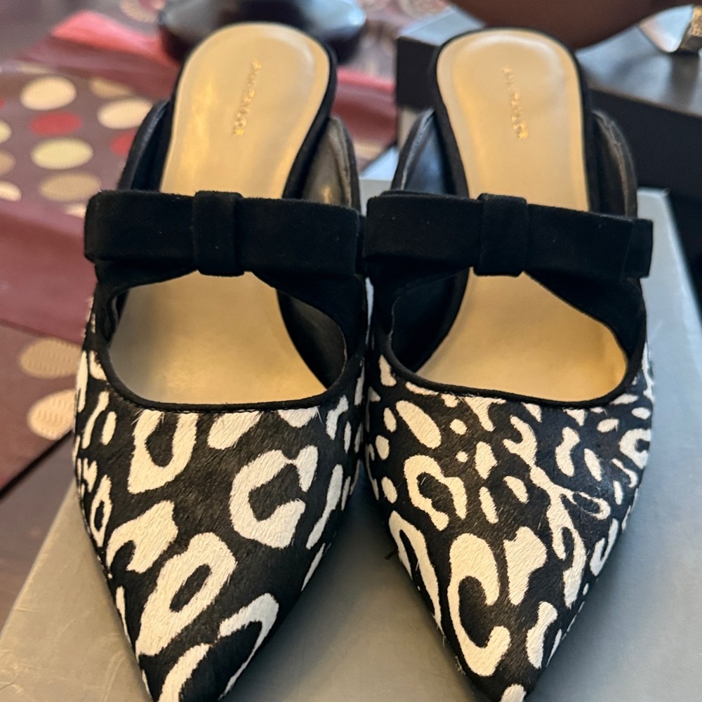 Ann Taylor Black and White Patterned Mules